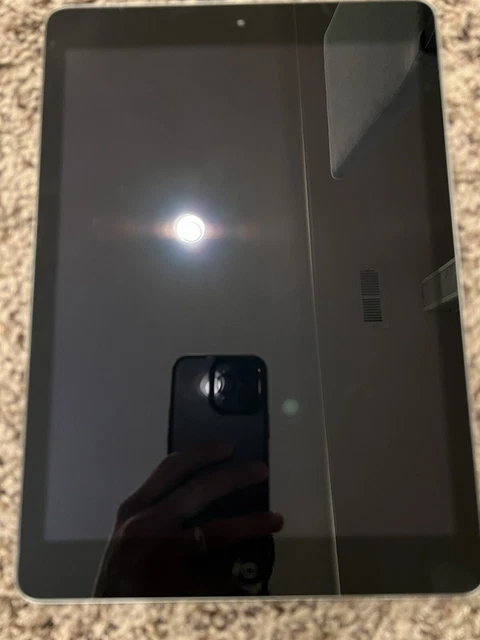 Apple iPad Air 1st Gen. 16GB, Wi-Fi, 9.7in - Space Gray. Average condition/wear