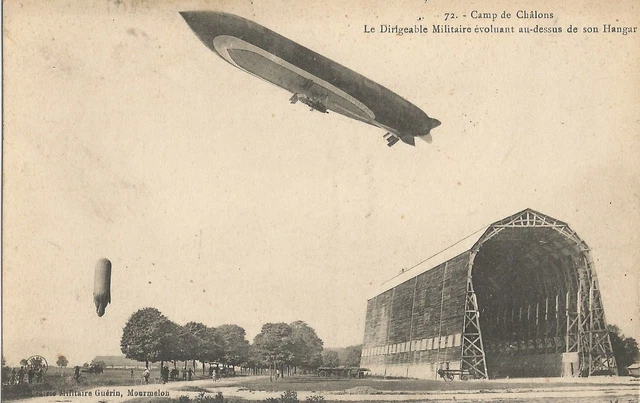 CPA - Camp de Châlons - Le Irigeable Militaire evolving
