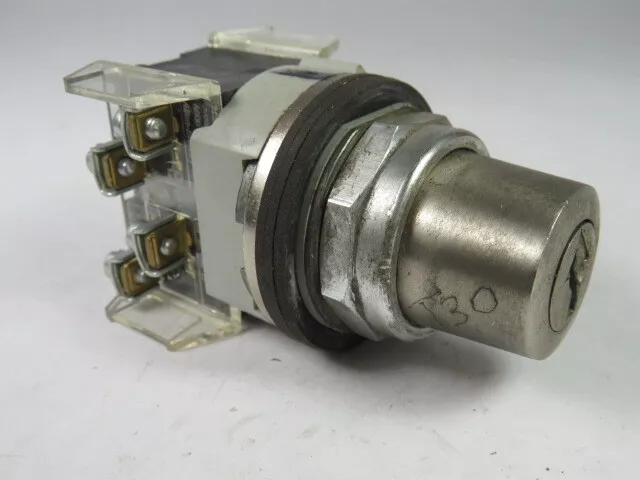 Allen-Bradley 800T-J42B 3-Pos Cylinder Lock Switch 2NO 2NC No Key  USED