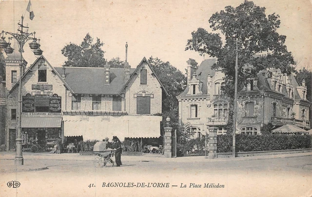 CPA BAGNOLES-DE-L'ORNE - La Place Méliodon