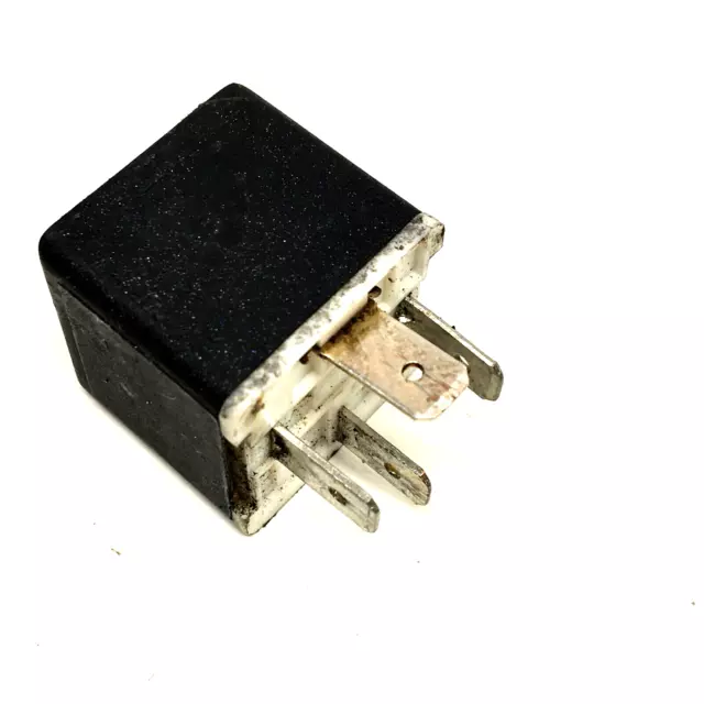 02 03 04 Triumph Daytona 600 650 4 Pin Electrical Relay Oem