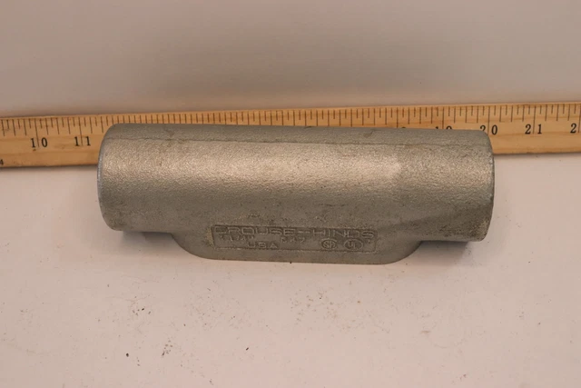 Eaton Coruse Hinds Rigid Conduit Outlet Body C Form Iron 1-1/4" C47