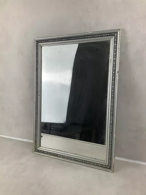 Jolie ancien miroir rectangle en bois moulure en plâtre