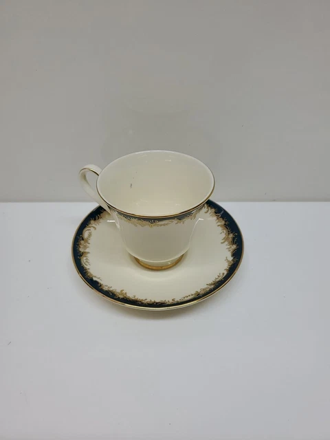 B# de colección. Platillo de taza de té Royal Doulton hueso minton patas chinas Grosvenor