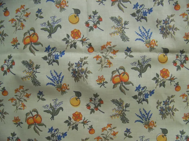 Coupon De Tissu Fleurs Fruits Fond Jaune - T 33