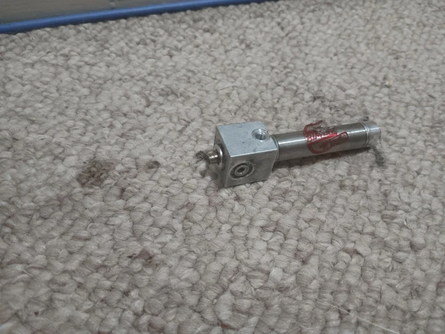 CHUCK E CHEESE Cyberamic Animatronic Eyelid Pneumatic Cylinder Acuator ...