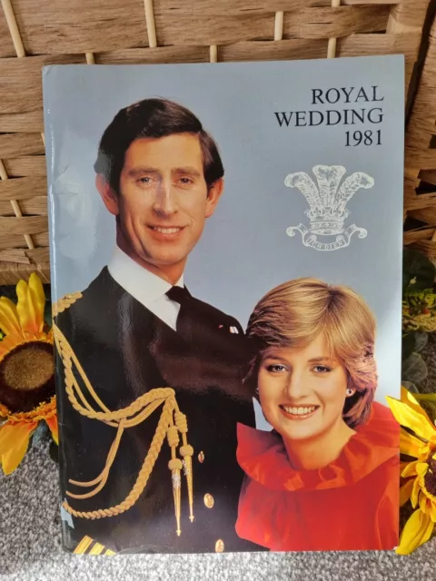 Royal Wedding 1981 Charles and Diana Collectors Sticker Postcard Book - unused