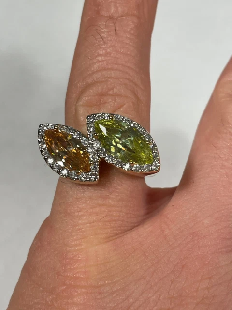 Bague En Plaqué Or Avec Pierre Fantaisie Centrale - Taille 53, Occasion (portée)