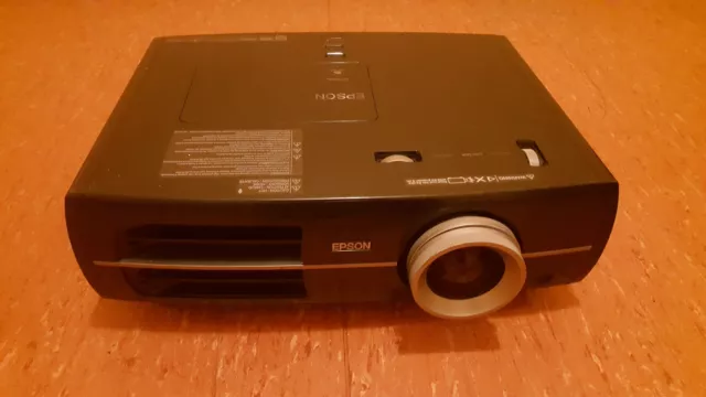Epson EH TW5000 HDTV LCD Beamer