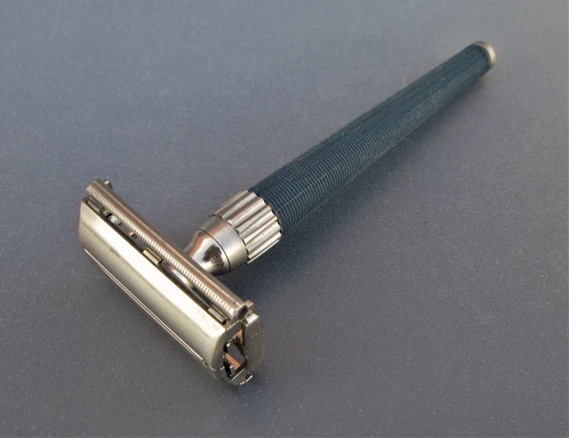1973 British GILLETTE Super Slim Twist 4T TTO Safety Razor