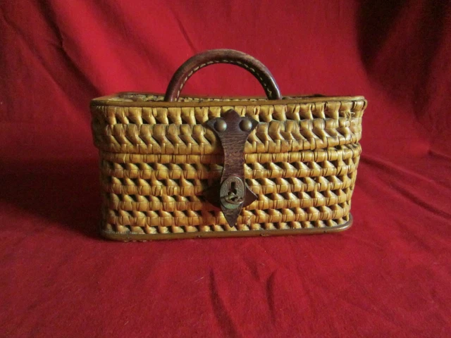 Panier Ou Boîte Valisette Ancienne Pour Poupée Ou Enfant - Décoration Vintage - Occasion