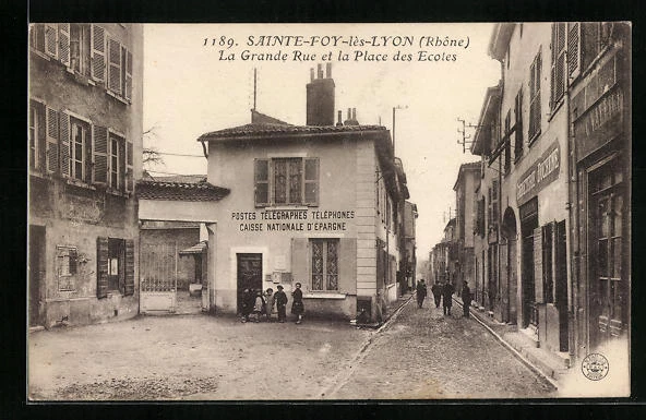 CPA Sainte-Foy-lès-Lyon, La Grande Rue and Place des Ecoles
