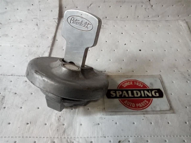 Peterbilt Fuel Cap   (9381921