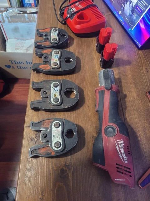 Milwaukee 2473-20 M12 Force Logic Press Tool Milwaukee 2473-20 M12 Force Logic Press Tool
