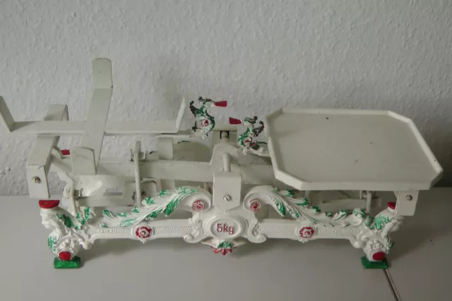 Alte dekorative Küchenwaage Waage um 1900 Jh. und  Gewichte im Holzkasten