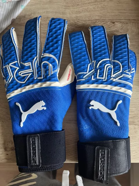 puma goalkeeper gloves size 10