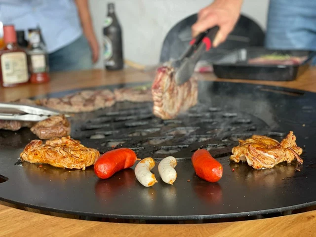 Grilltisch Grill Esstisch Eiche massiv 160 cm Holzkohle Grillplatte rund Smoker