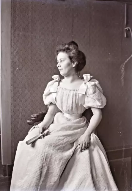 Plaque verre photo ancienne négatif  13 x 18 cm vintage femme en robe mode 1900