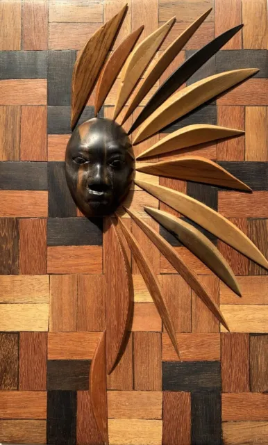 Panel escultórico de pared con máscara en relieve africana Mid-Century de...