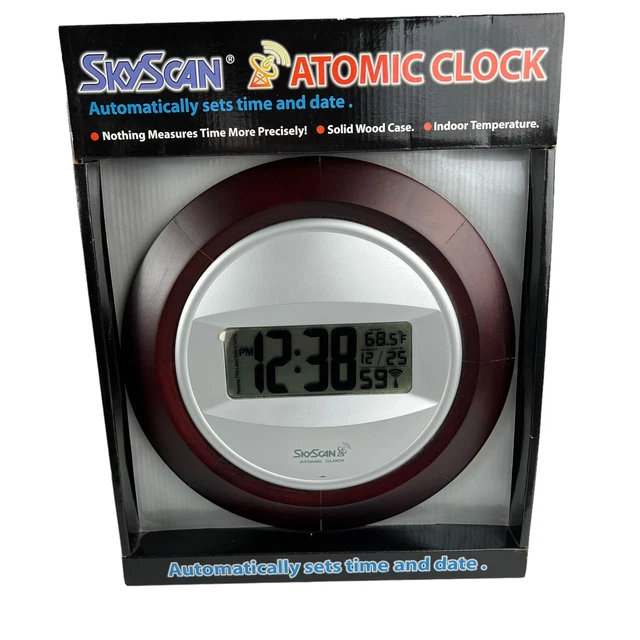 SKYSCAN ATOMIC CLOCK Indoor Temperature Date Automatic Jumbo LCD Wood