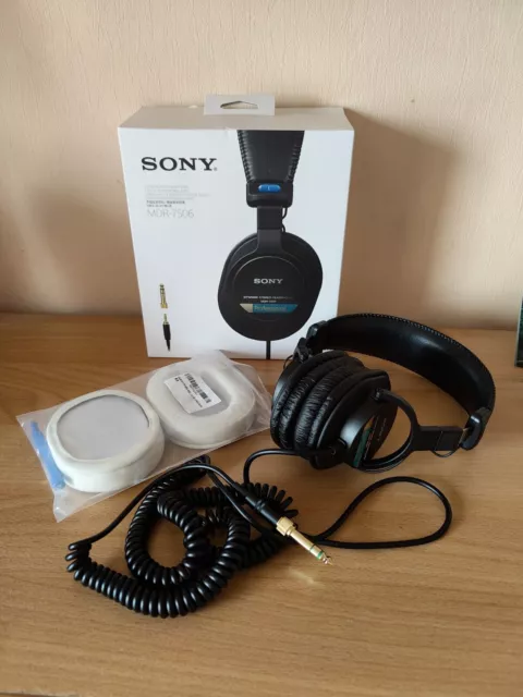 Sony Mdr 7506 Closed Back Over Ear Headphones...boxed, Complete Excellent Cond