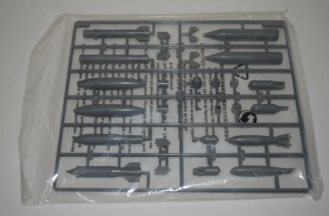 TRUMPETER Su-25UB FROGFOOT B 02277 ⭐PARTS⭐ SPRUE Wx2-KMGU-2+KAB-500L+MORE 1/32