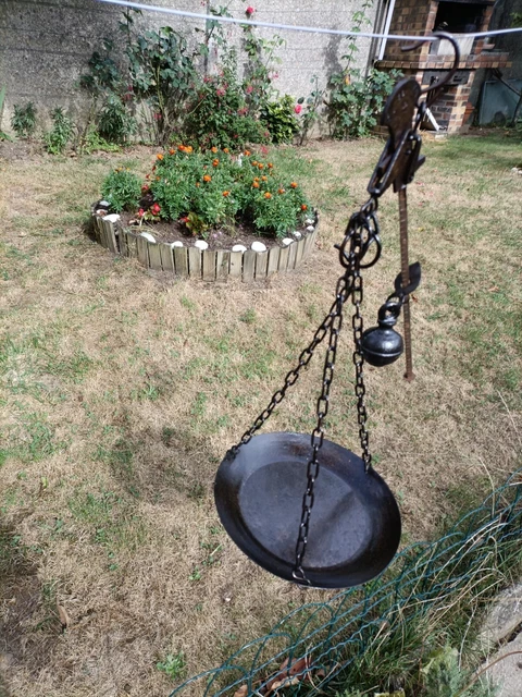 BALANCE ROMAINE GRADUEE En Fer Forge Avec Une Pesee A 28 Kg Marque P R ...