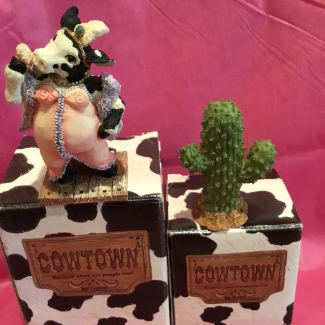 Vintage * COW * Cowtown “Moo West”  Ganz Figurine & Cactus 2pcs.