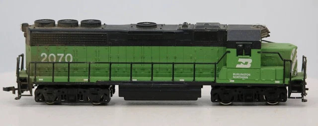 Bachmann HO Scale Burlington Northern 2070 EMD GP40 Diesel locomotive Tested