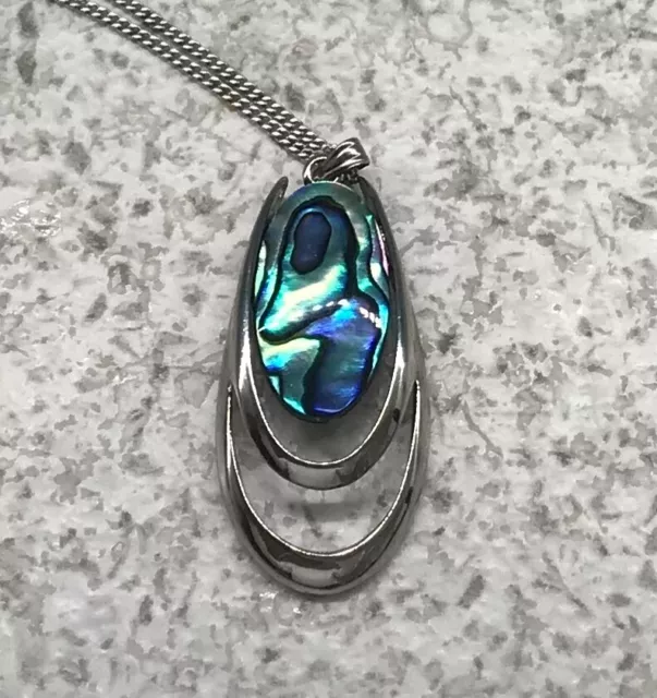 *****ARIKI New Zealand Paua Shell Palladium Pendant and 18” Chain*****