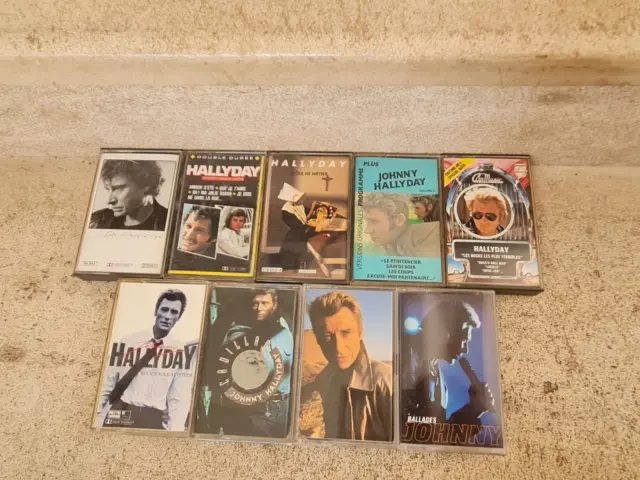 Johnny Hallyday–  lot de 9 cassettes (K7) audio tape.  (voir photos)