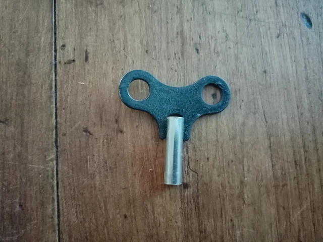Ancienne clé de remontage horloge pendule pendulette officier - Bricolage