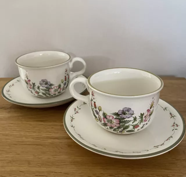 Cloverleaf Wild Flowers 2 Tea Cups & Saucers Floral Pattern