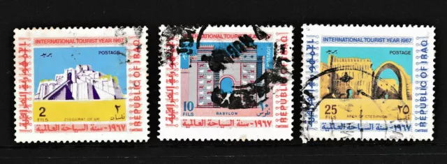 Une série de 3 timbres "Série : Année internationale du tourisme" Irak 1967