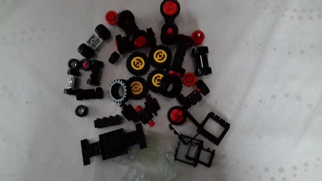 Lot Lego accessoires voitures vintage roues jantes b.transparentes