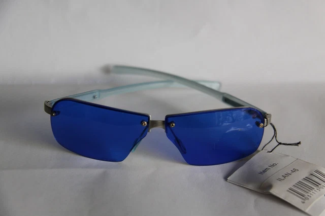 Farb Brille Sonnenbrille  Gläser Blau Rahmen Hinten Silberfarben Aus Metall