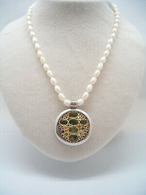 Collier de Perles Avec Pendentif en or Jaune 18 KT Et Argent Saphirs Rubis