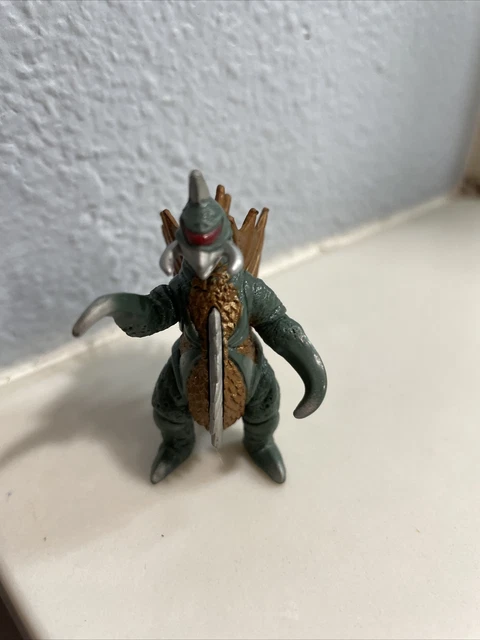 Godzilla Gigan Pack Of Destruction Mini Figure 2.5 inches Toho Bandai 2002