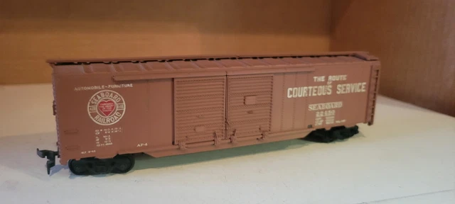 4W HO Scale Train Car SEABOARD RAILROAD BOXCAR HORN HOOK COUPLER