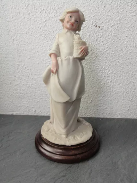 Vintage Porzellanfigur Belmonte A.Belcari junge Frau Mädchen mit Küken in Korb