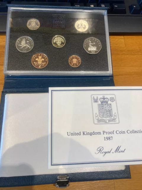 1987 - Royal Mint UK Proof Coin Set in Blue RM Case