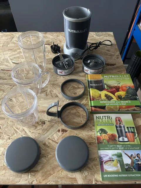 Nutribullet 600 serie - juego completo de 10 piezas - casi nunca usado - más 2 libros