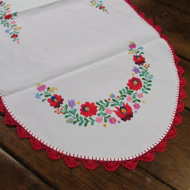 Embroidered Crochet Lace Trim Dresser Vanity Scarf Table Runner Red  Flowers