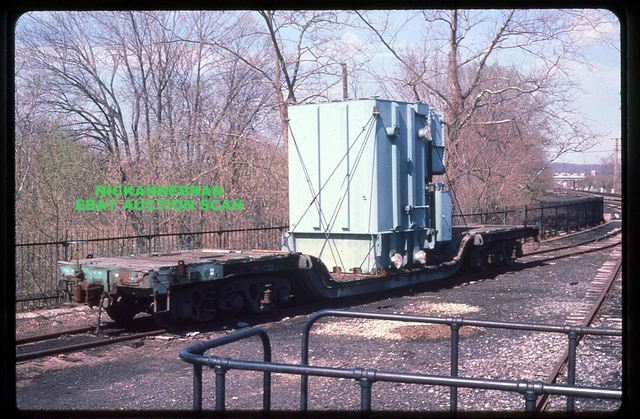 PC PENN CENTRAL class F43 HEAVY DUTY FLATCAR 766149 in 1985 DUPLICATE SLIDE