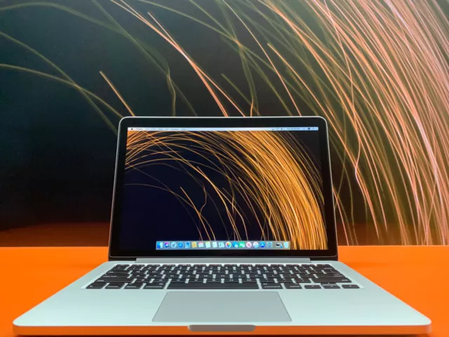Apple MacBook Pro 13" Laptop Retina / 256GB SSD / Core i5 Turbo Warranty 2