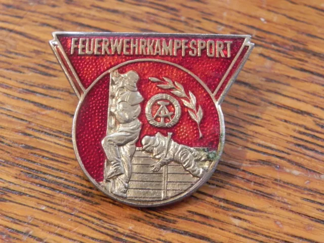 DDR Feuerwehr Kampfsport Abzeichen Silber Medaille