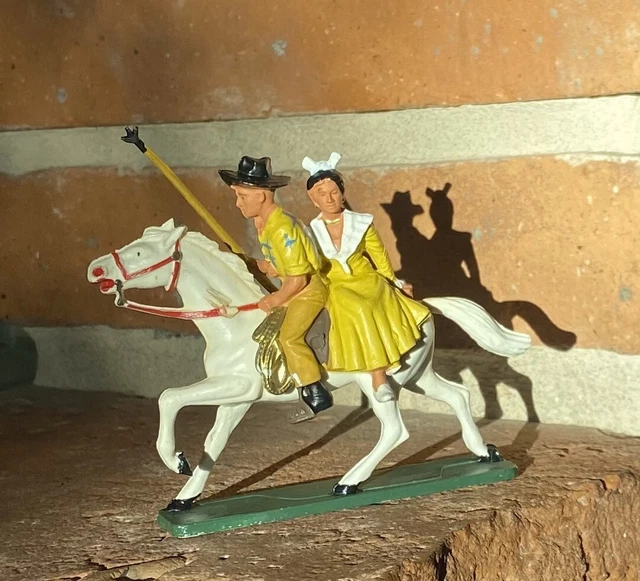 Lot De 28 Figurines Starlux Corrida Camarge - Toro Matador Picador Alguazil Mireille