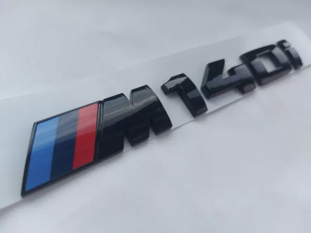 https://www.picclickimg.com/KI4AAOSwfLdlCiRb/BMW-M140i-Emblem-Schwarz-Glanzend-NEU-in-Folie.webp