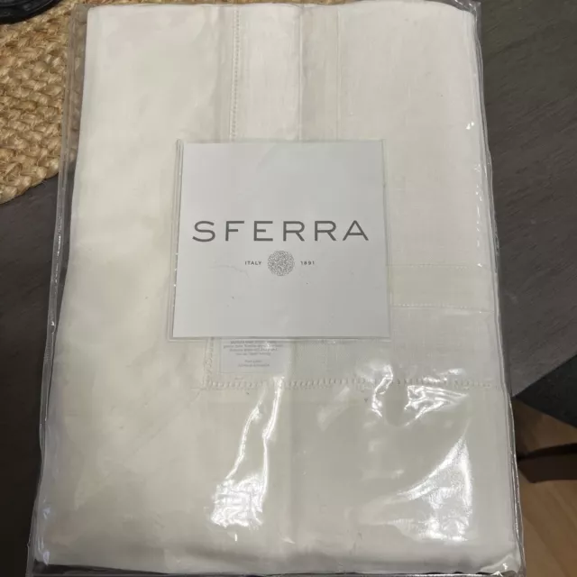 Sferra Tipton Oblong Tablecloth 66x106