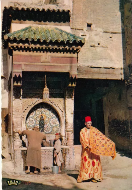 Carte postale 10x15cm MAROC MOROCCO scènes et types FEZ FES FONTAINE NEDJARINE